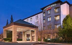 Hotel Courtyard By Marriott Sacramento  3*